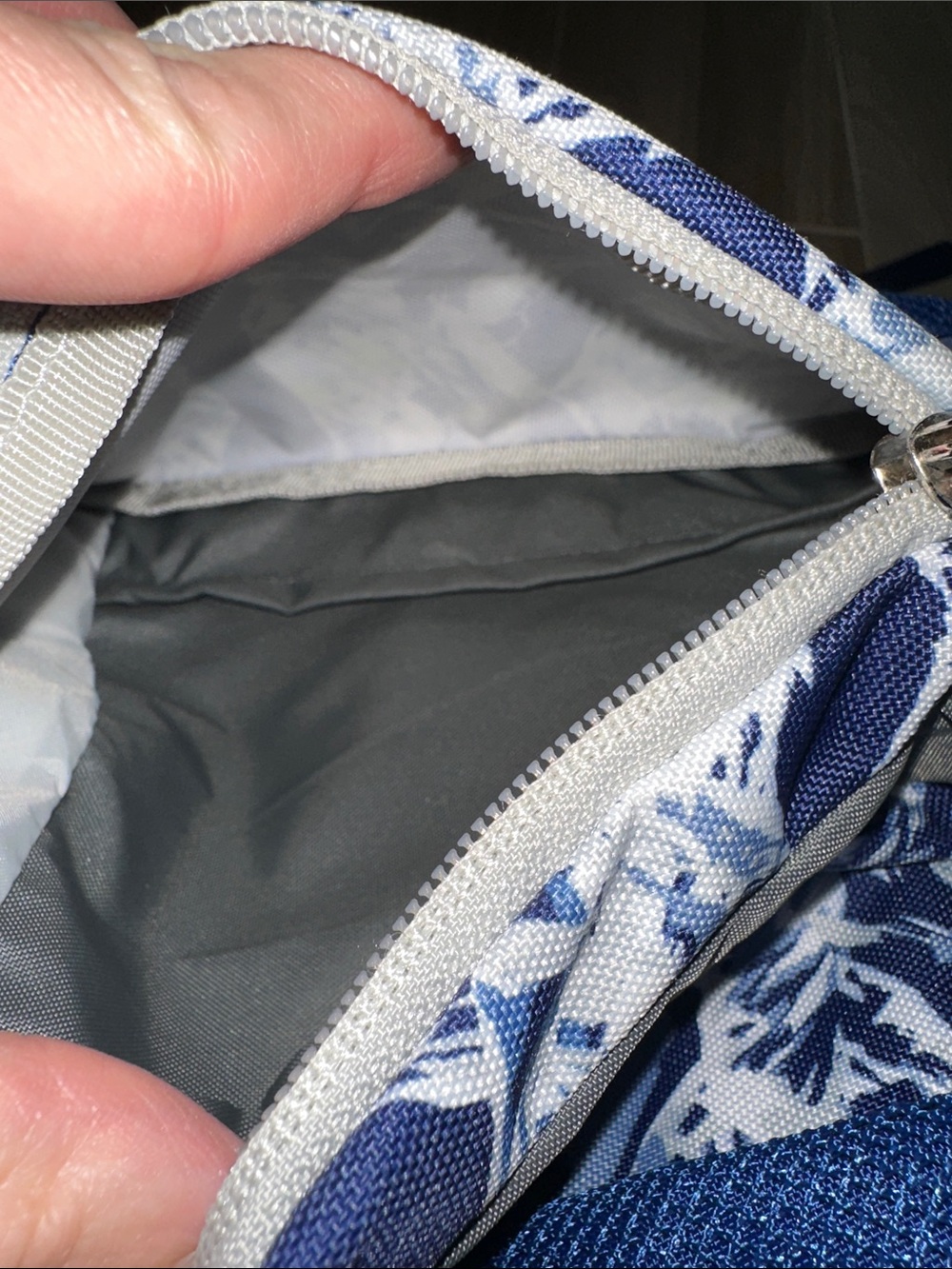 OSPREY daylite Navy Daypack with Mountain Pattern - Picture 10 of 10